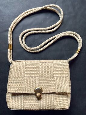 b o h o :: Vintage Woven Canvas Crossbody Purse